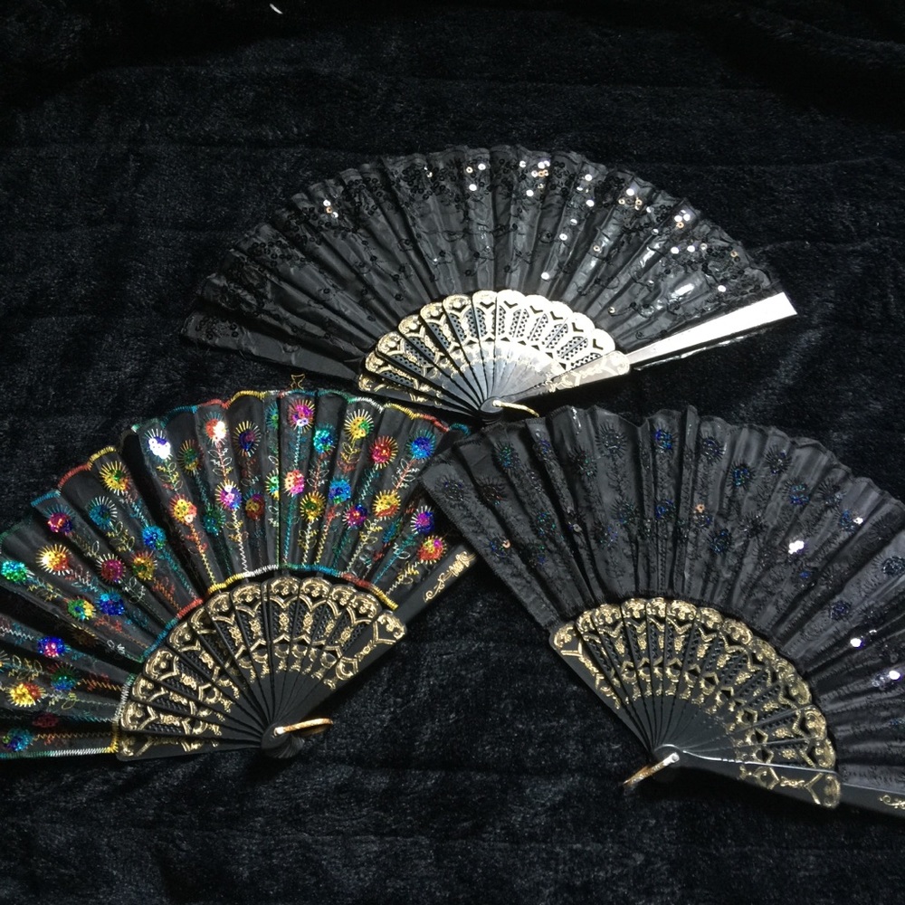 DECORATIVE HAND HELD FANS